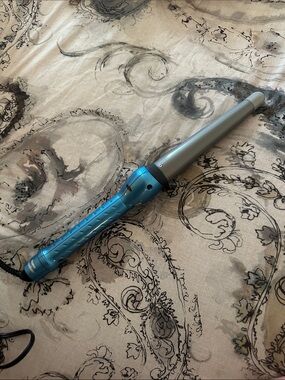 BaByliss Blue and Silver Tapered Curling Wand